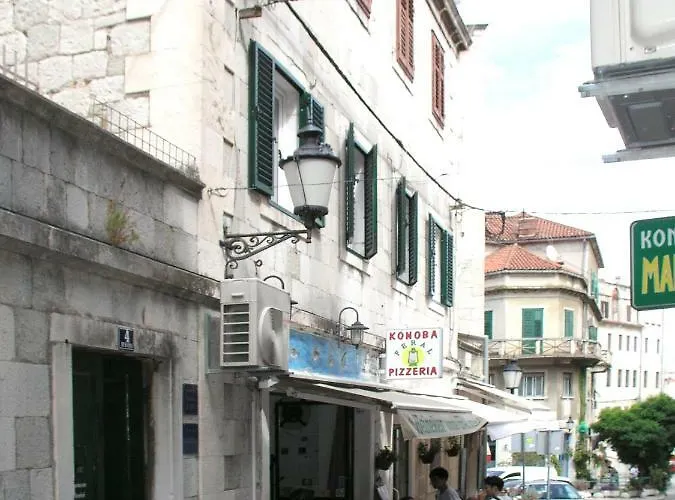 克拉拉格拉西亚公寓